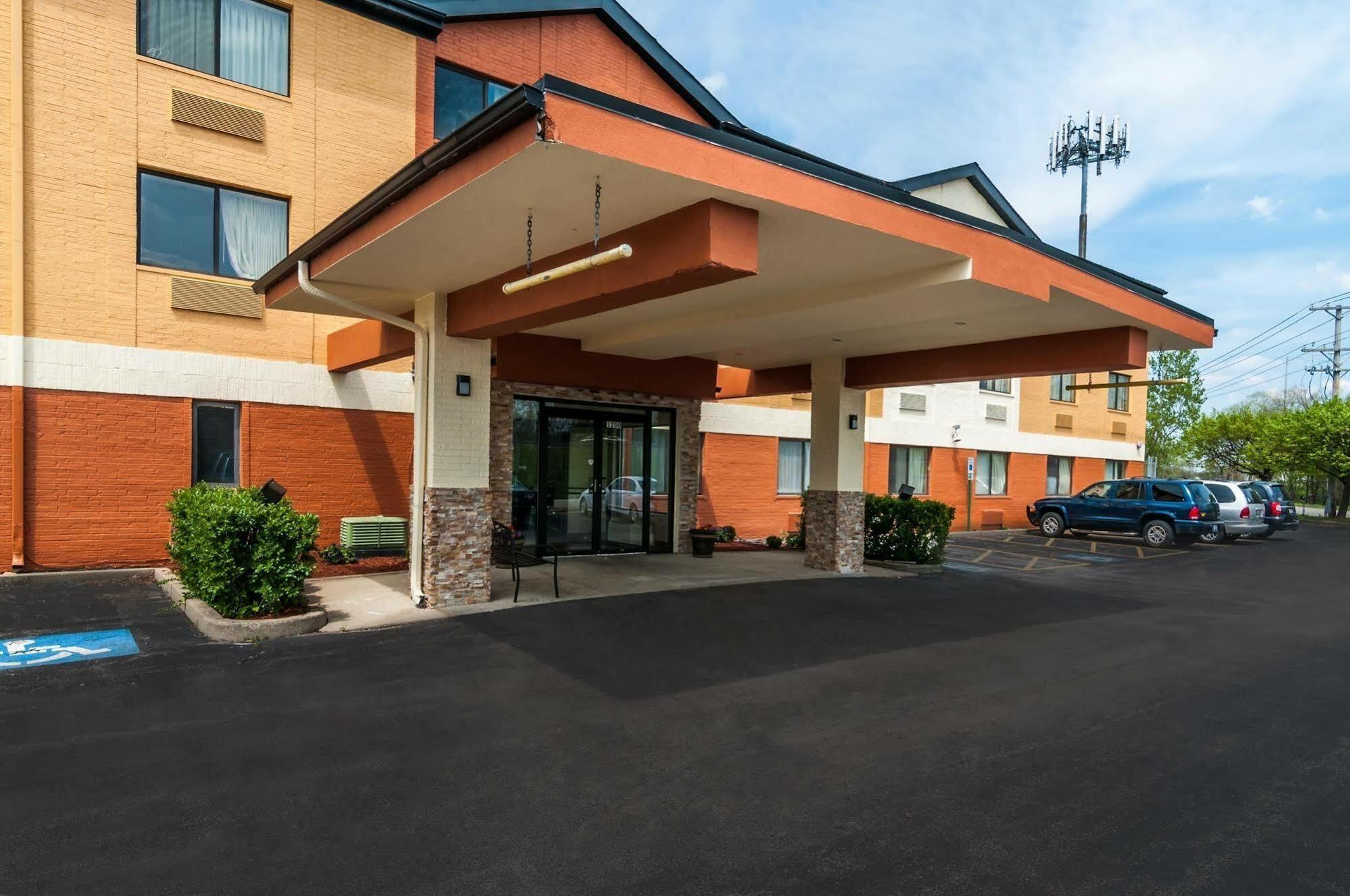 Red Roof Inn Palatine Exterior photo